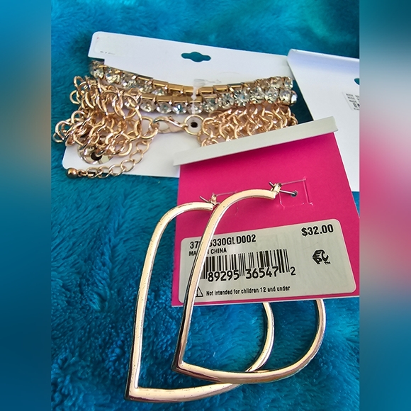 NWT Rose Gold 3 Set Jewlry Lot Earrings, Bracelets and Rings - Picture 5 of 5